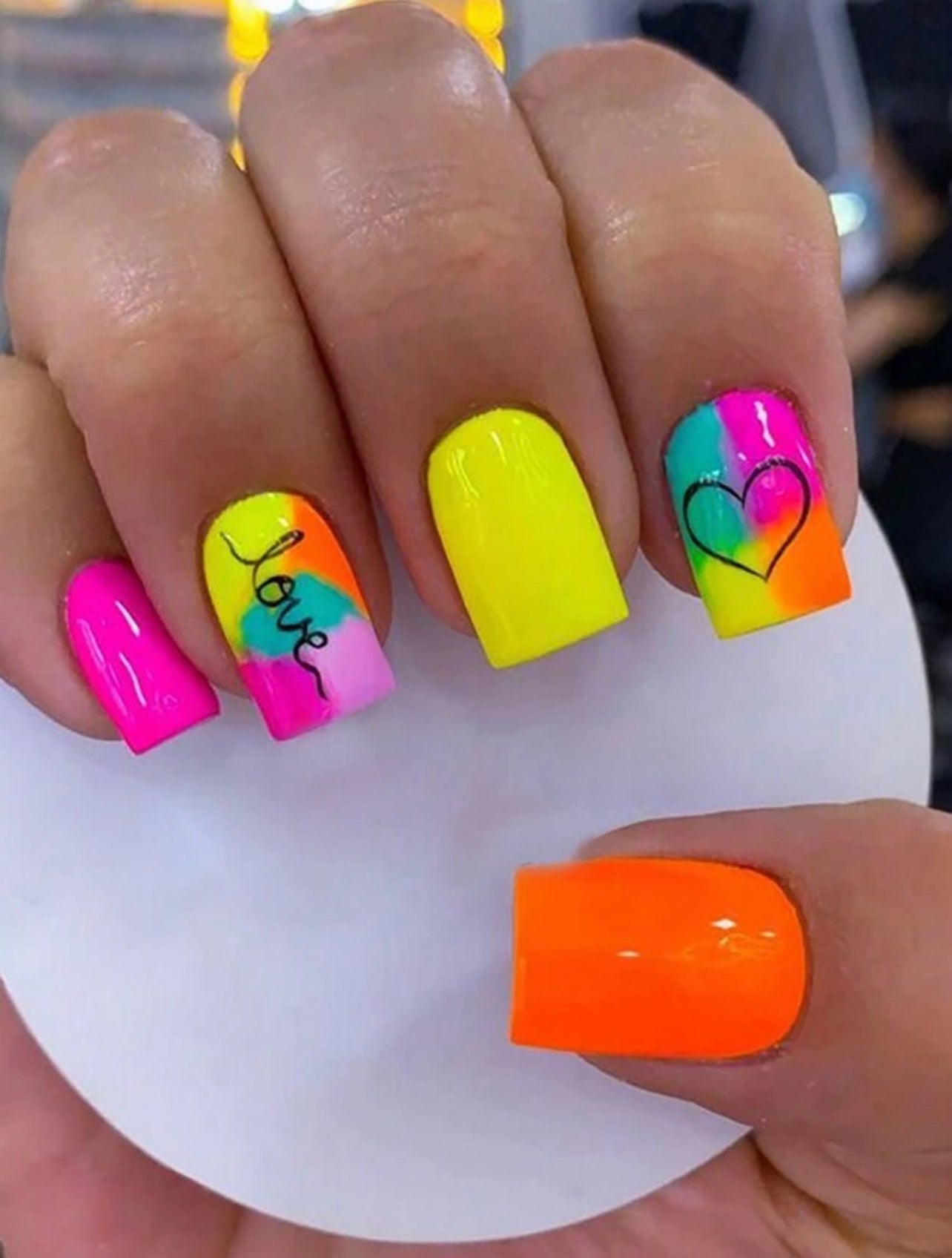 Neon ‘love’ design press on nails