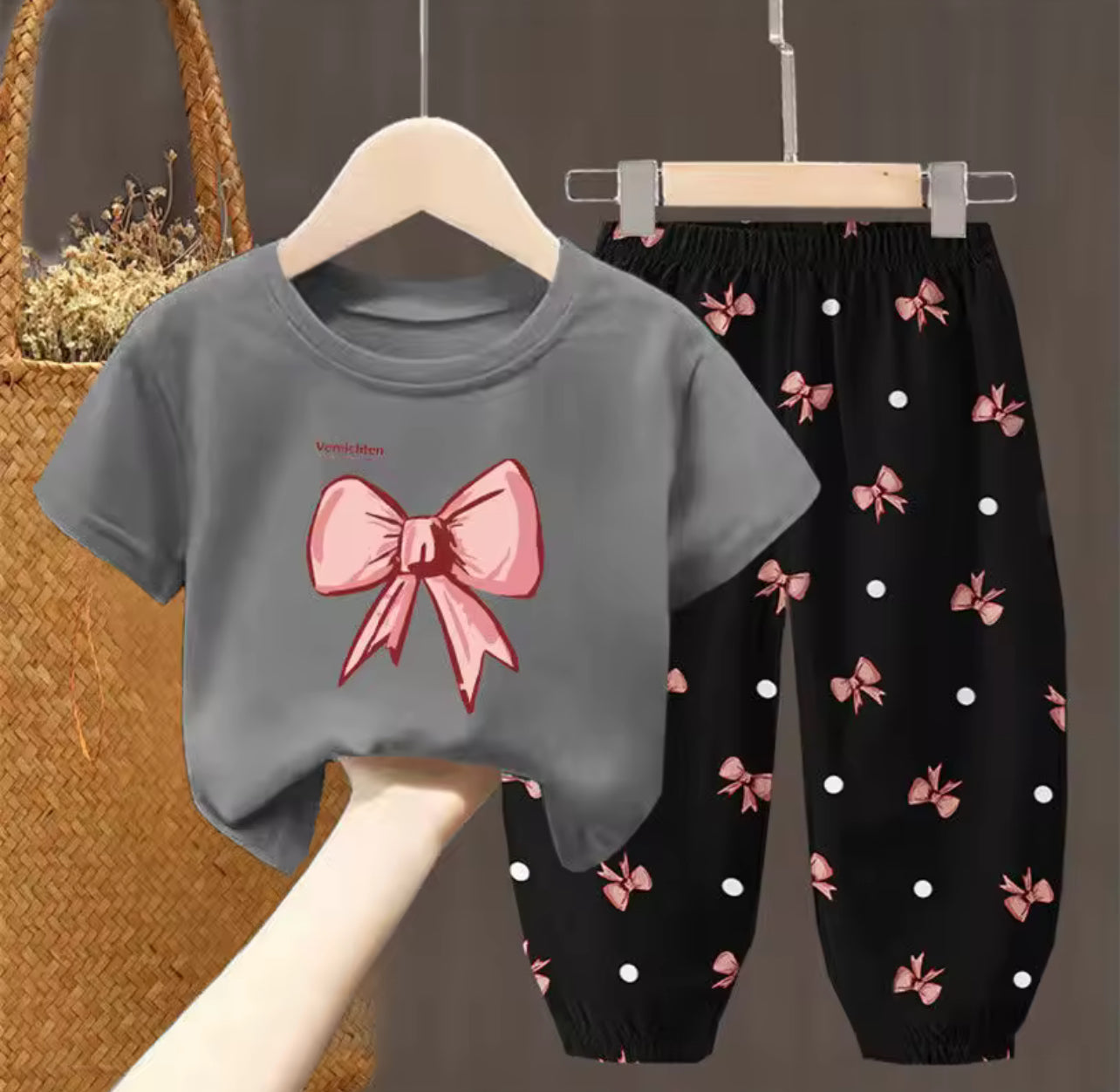 Girls cute bow sets PRE ORDER *