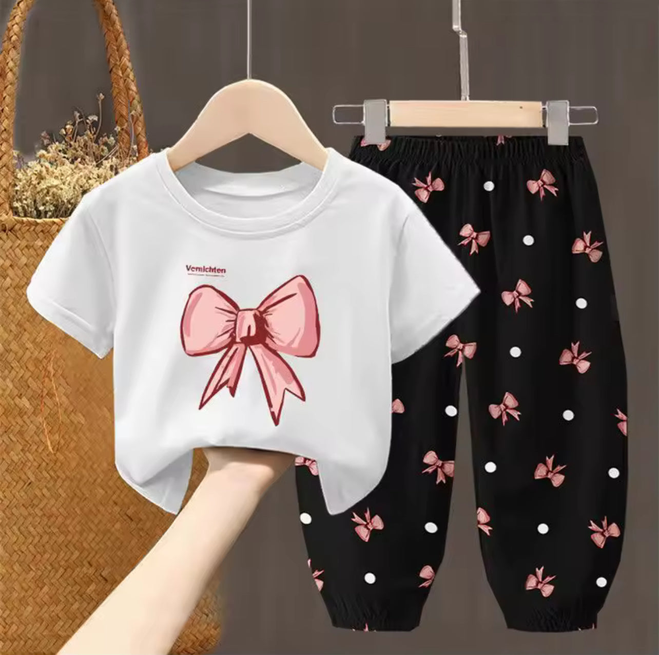 Girls cute bow sets PRE ORDER *