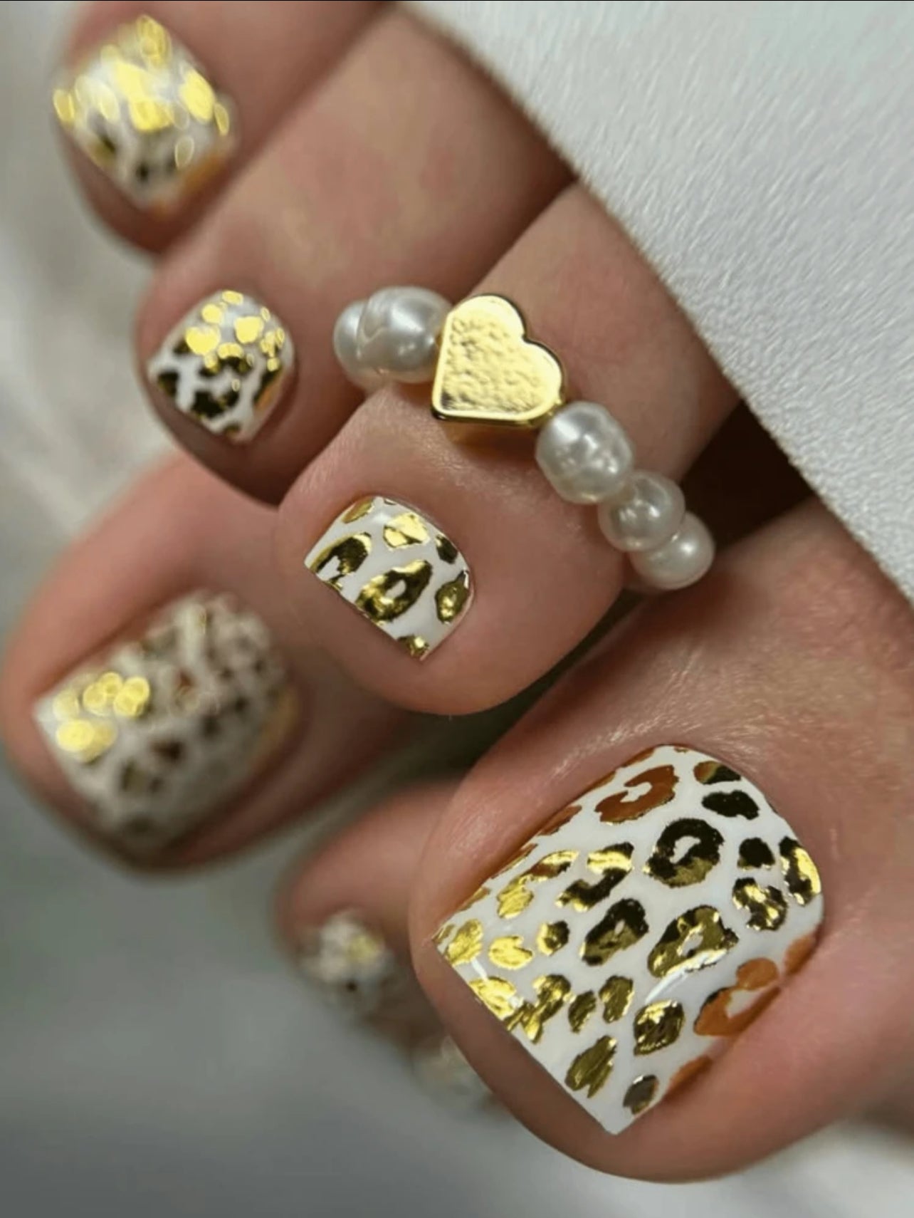 Leopard printed toe nails
