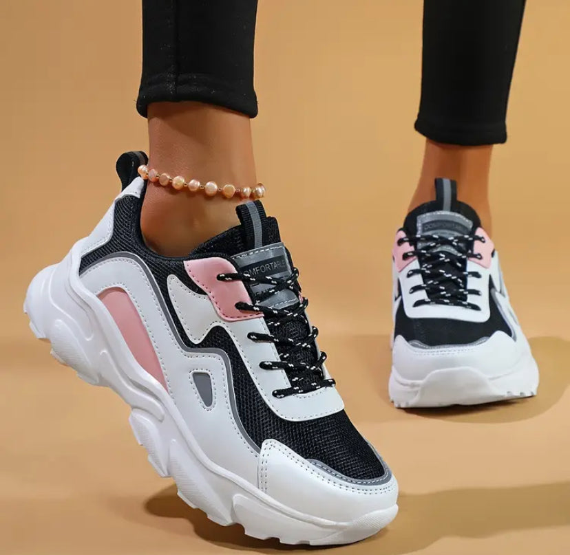 Women’s cute fit sneakers