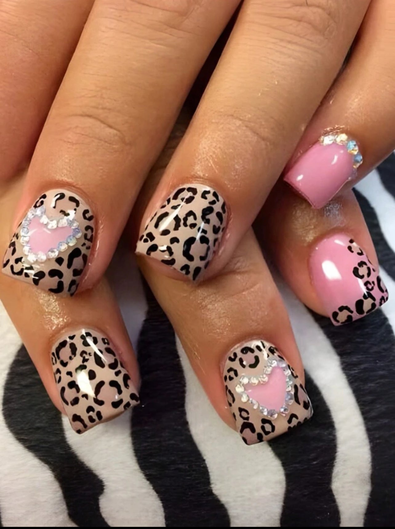 Pink leopard print short press on nails