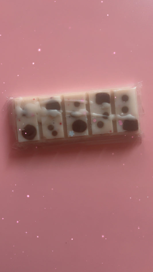 Marshmallow and snowflake cookie snap bars