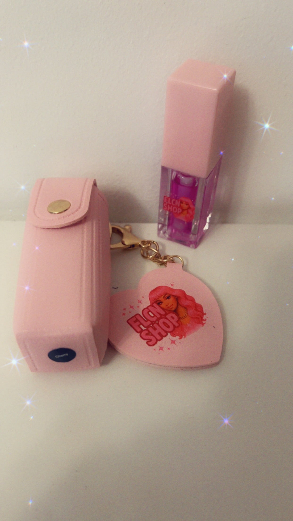 FLCN SHOP Cute Keychain Purse with Heart Mirror Lip Oil in Pink Case and Keyring Accessory