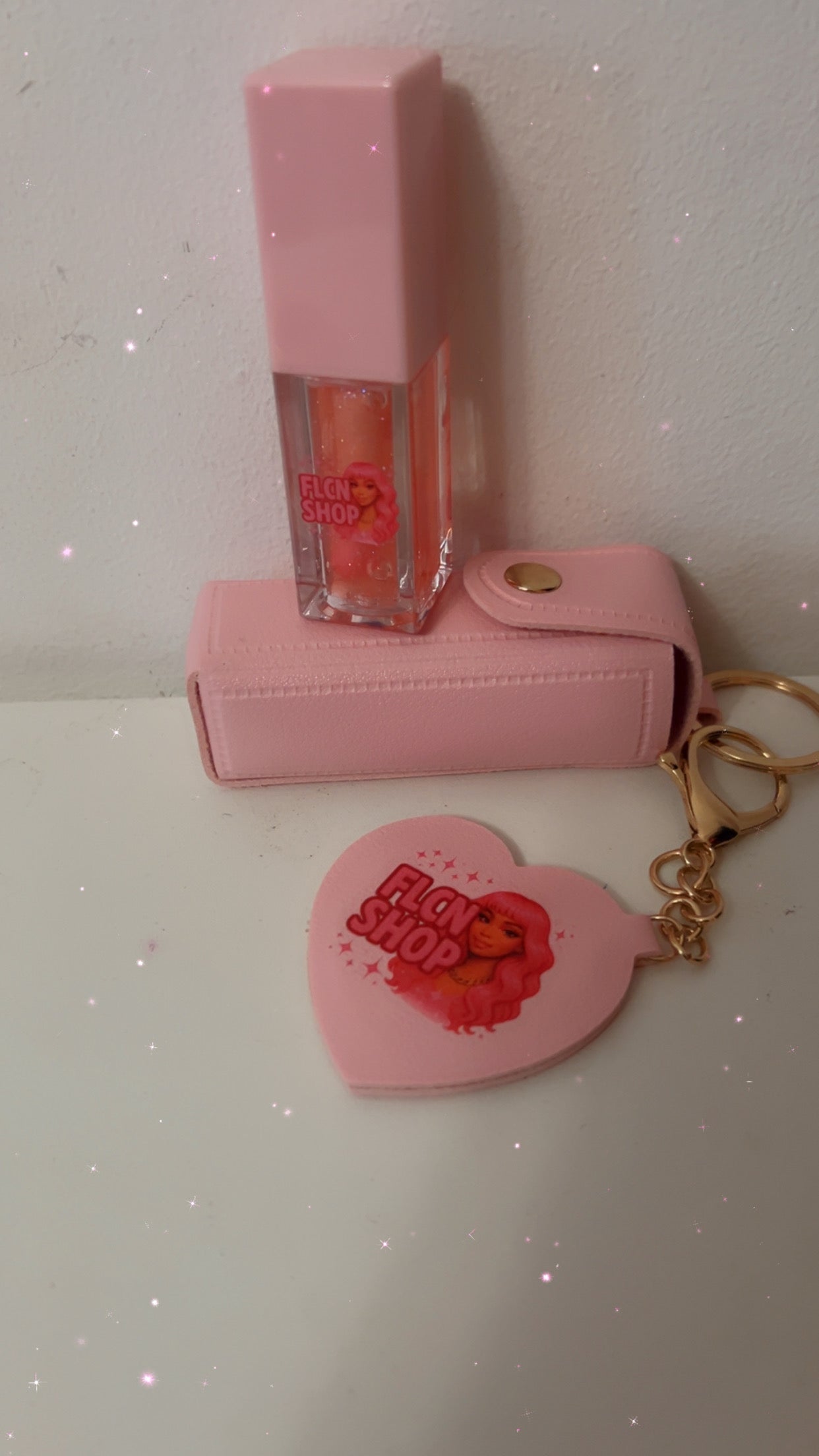 FLCN SHOP Cute Keychain Purse with Heart Mirror Lip Oil in Pink Case and Keyring Accessory