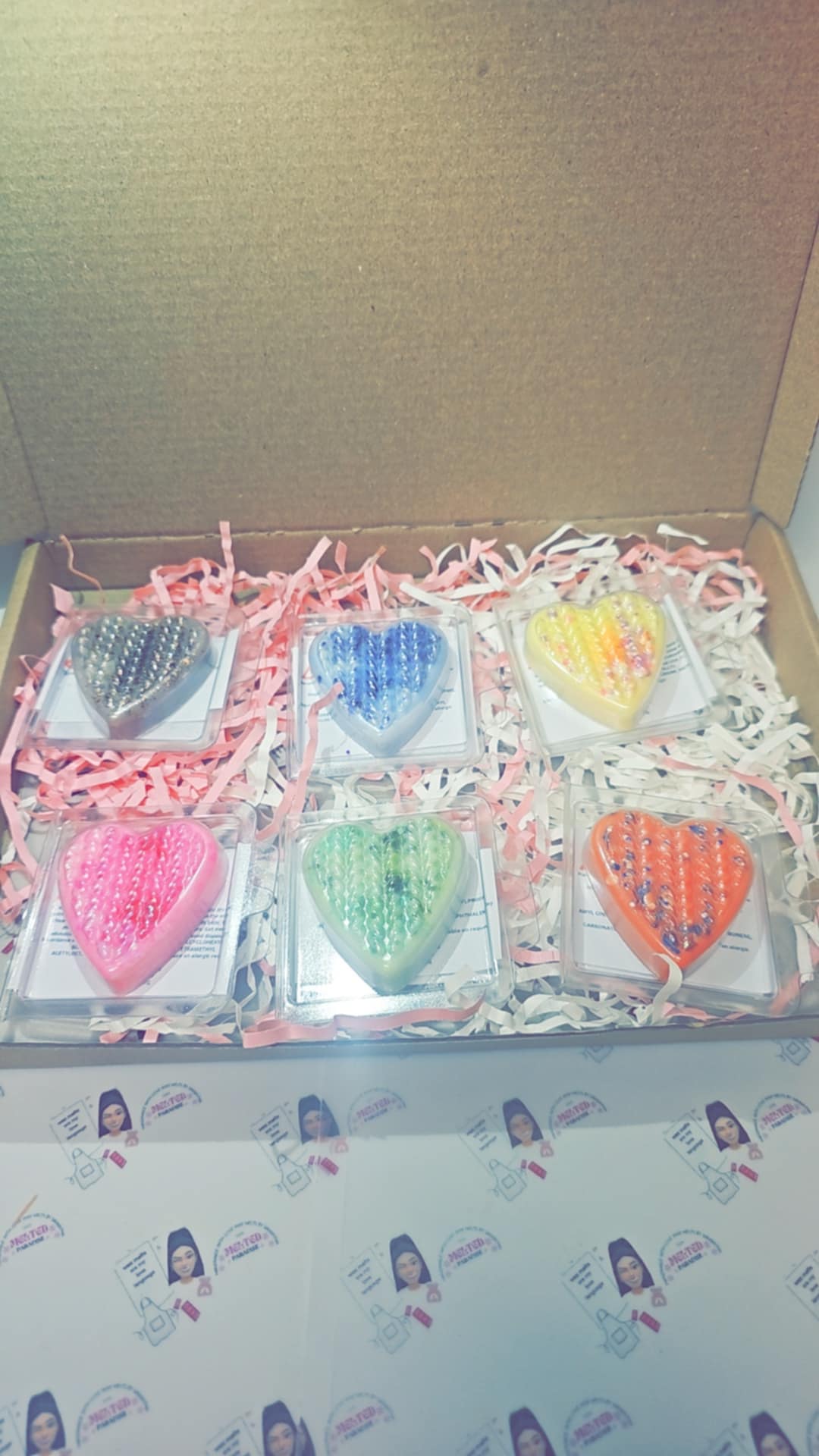 6 heart clamshells