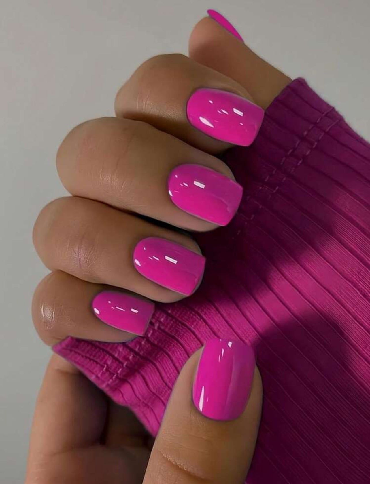 Hot pink press on nails