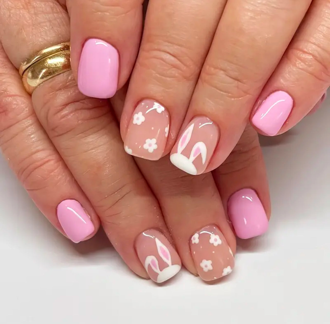 Cute Easter themed short press on nails