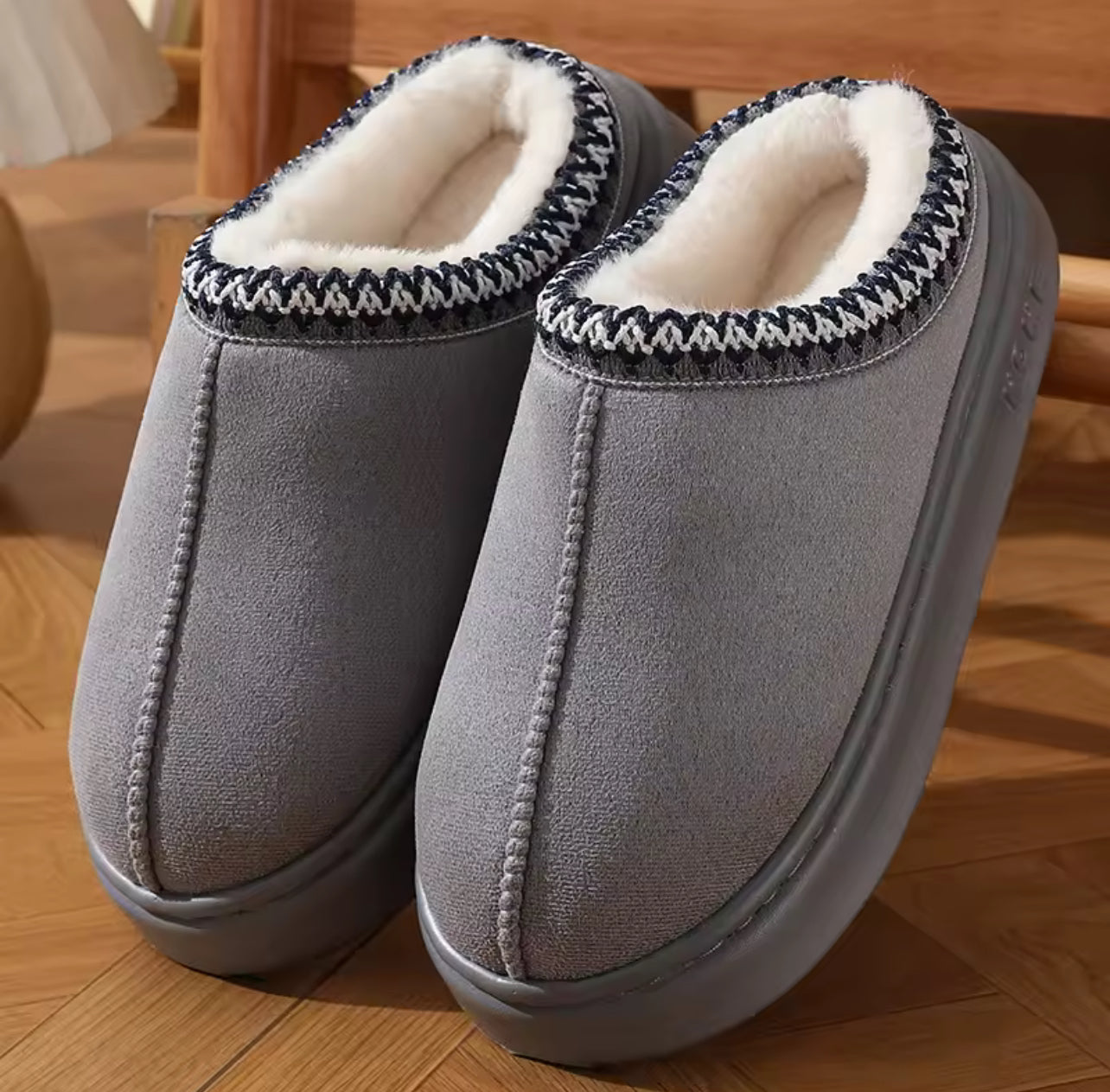 Fluffy platform slippers