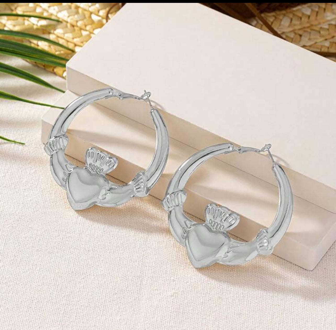 Crown earrings
