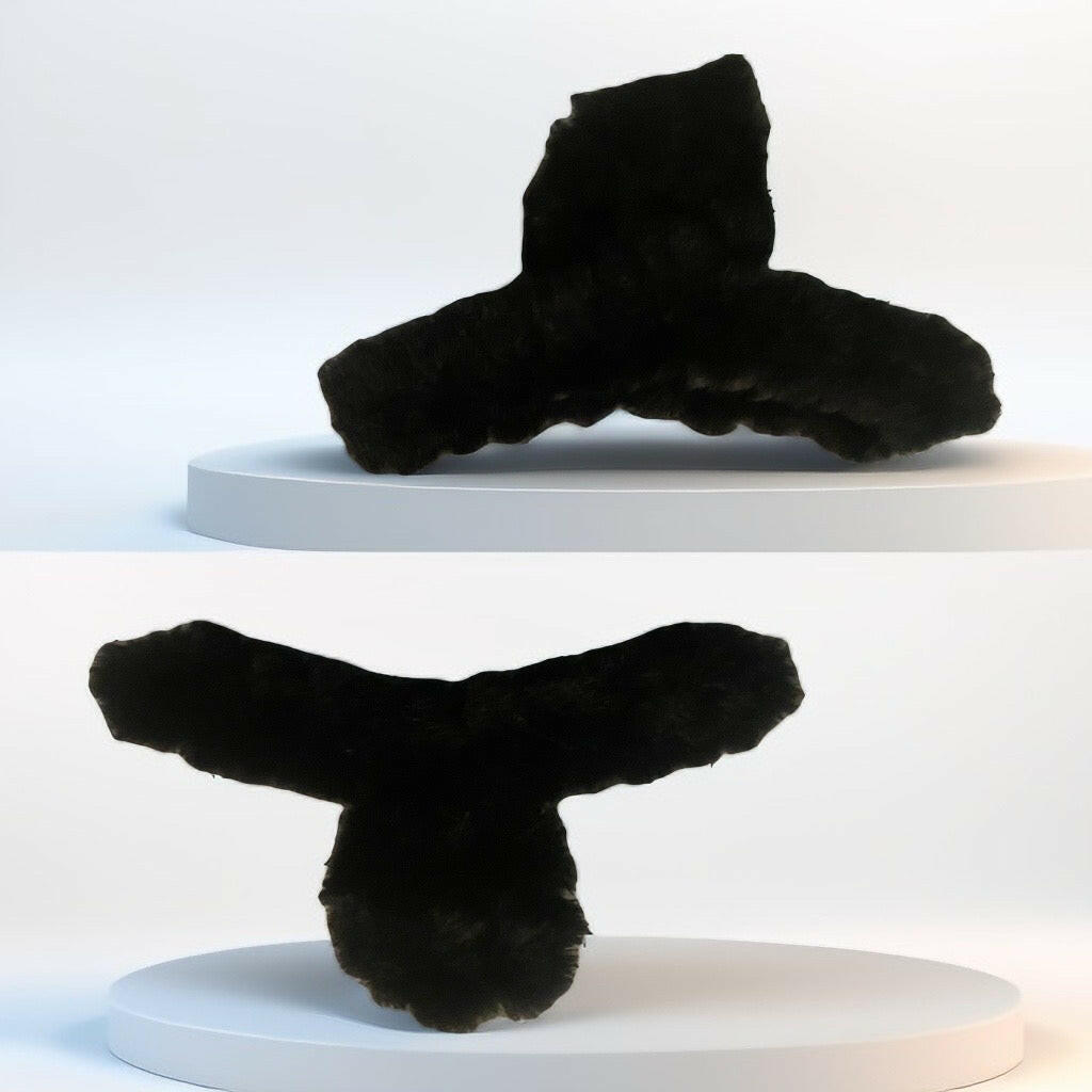 Cute fluffy claw hair clip.