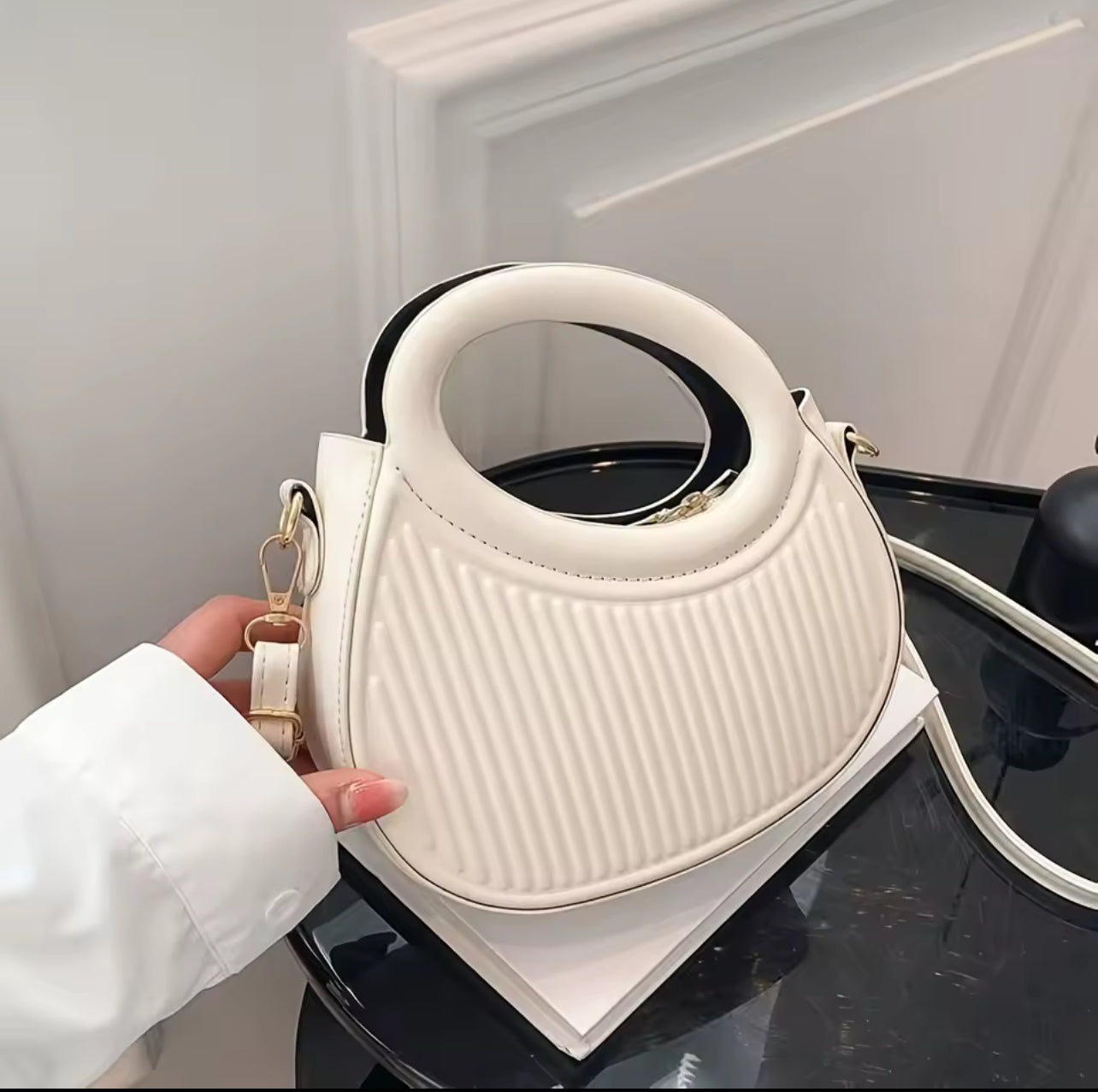 Chic design crossbag  *PRE ORDER*