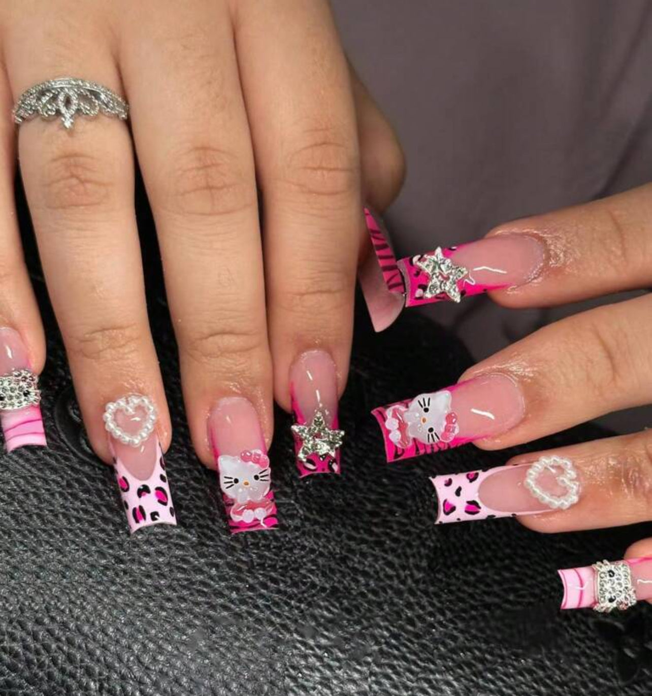 Hello kitty style press on nails