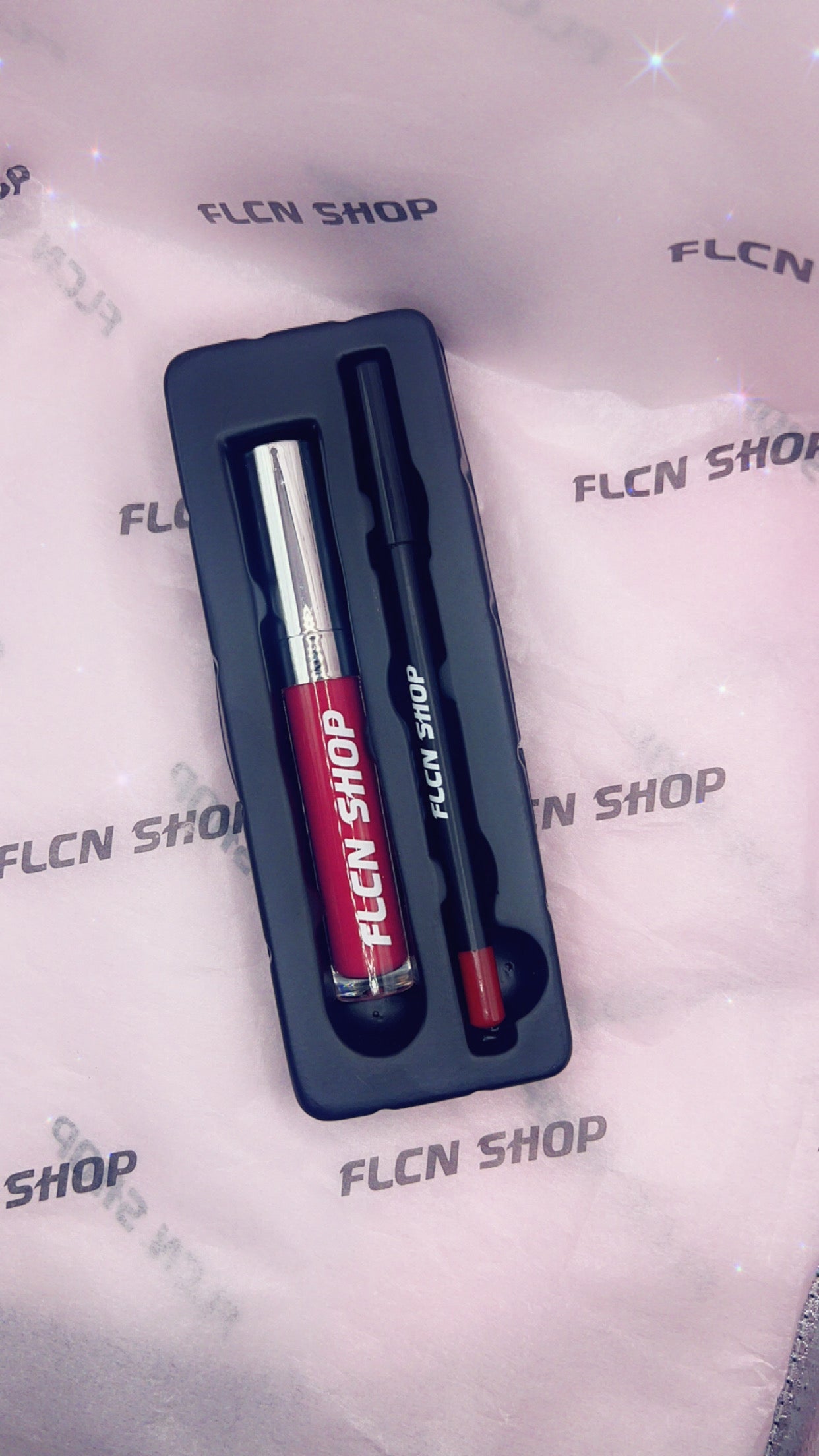 Glossy lip kit