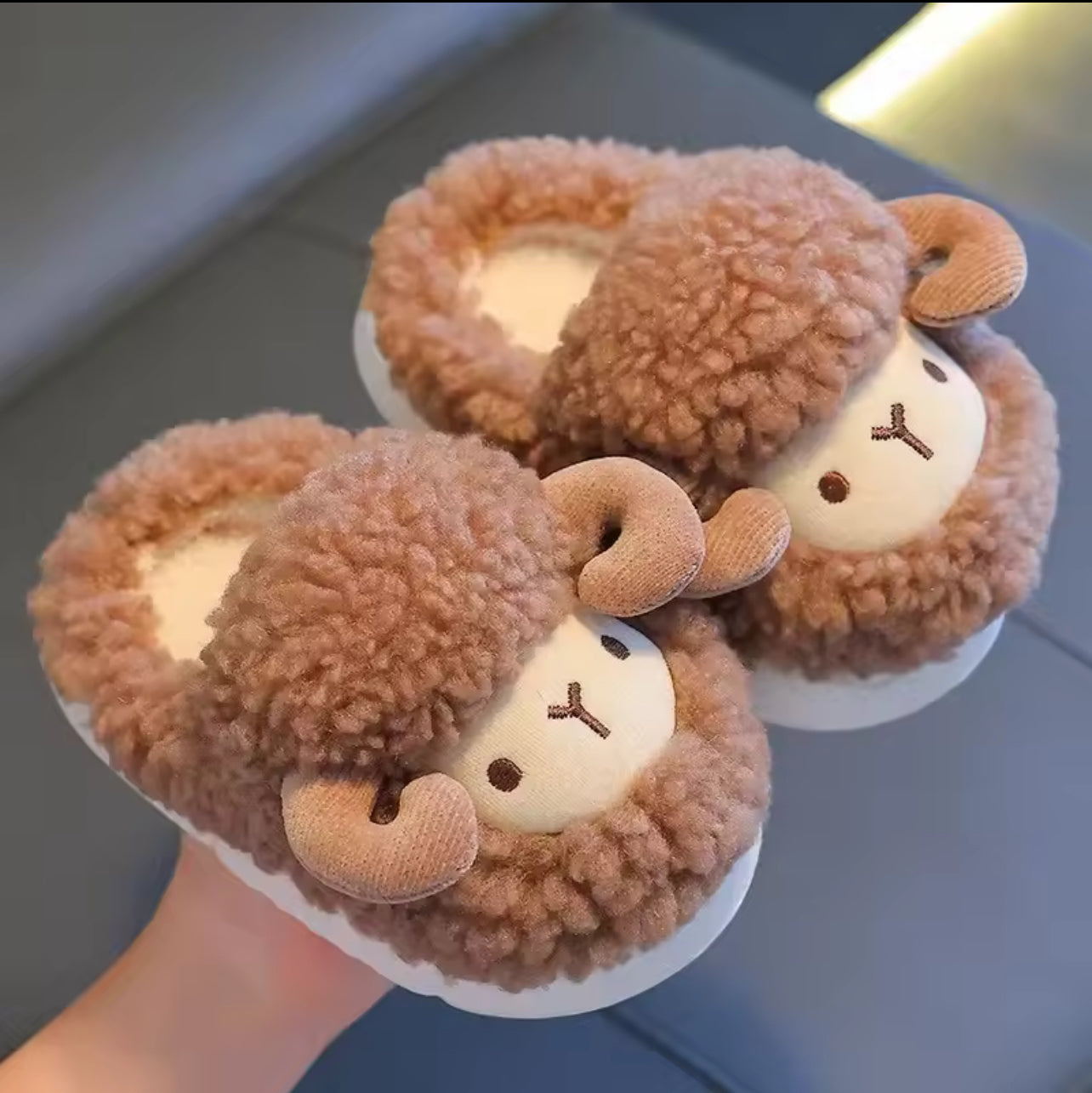 Cute sheep unisex fluffy slippers