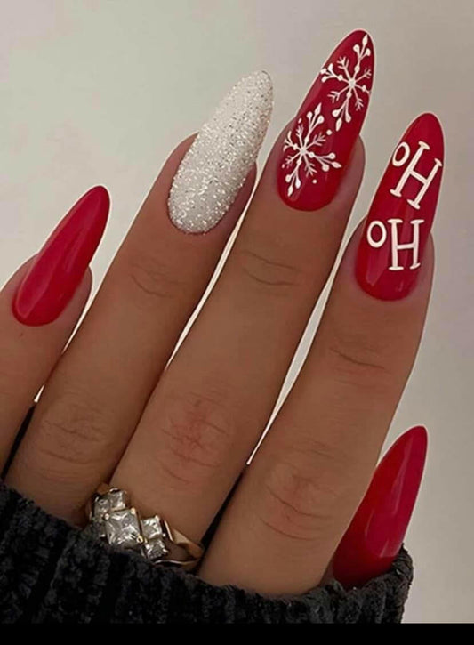 Ho Ho design Christmas nails.