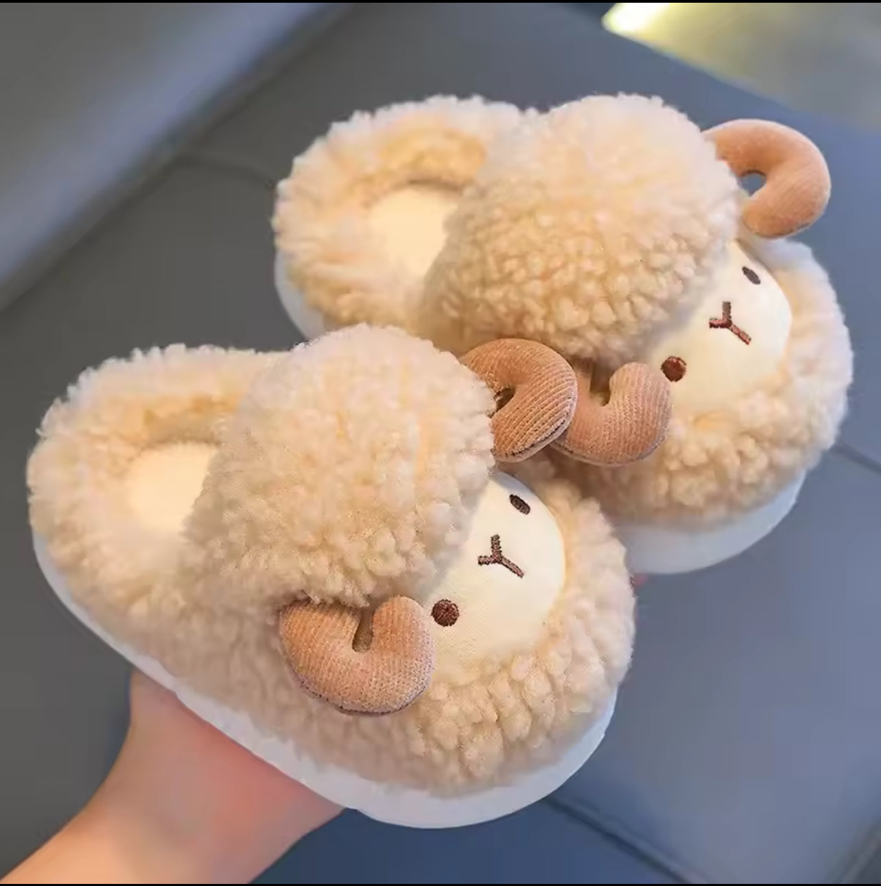 Cute sheep unisex fluffy slippers