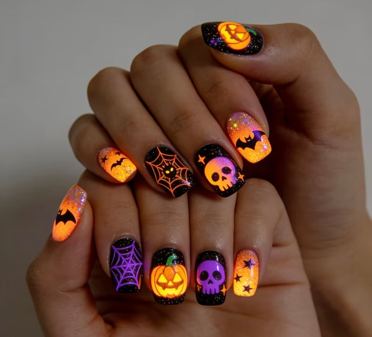 Halloween press on nails.