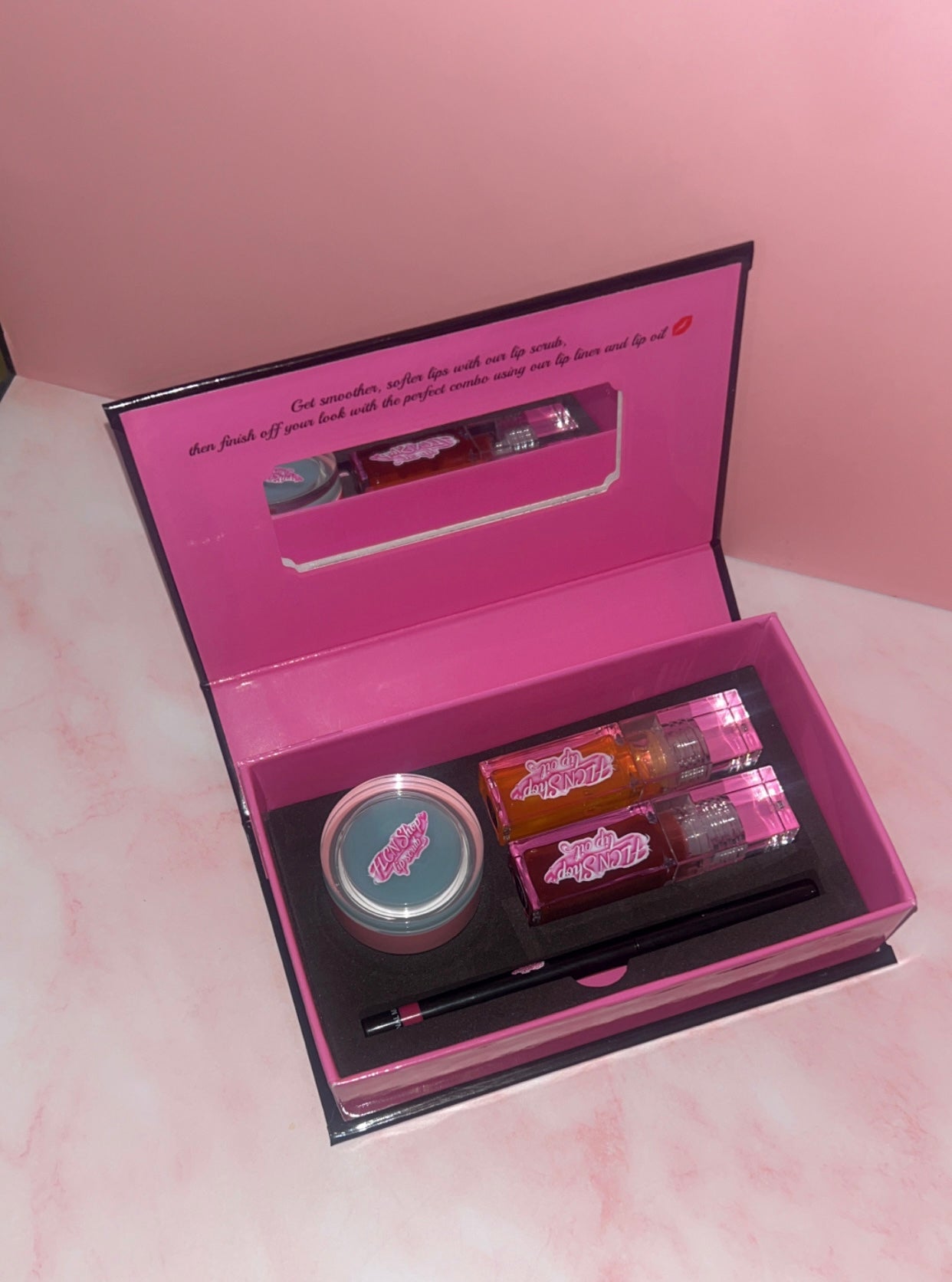 FLCN shop lip set