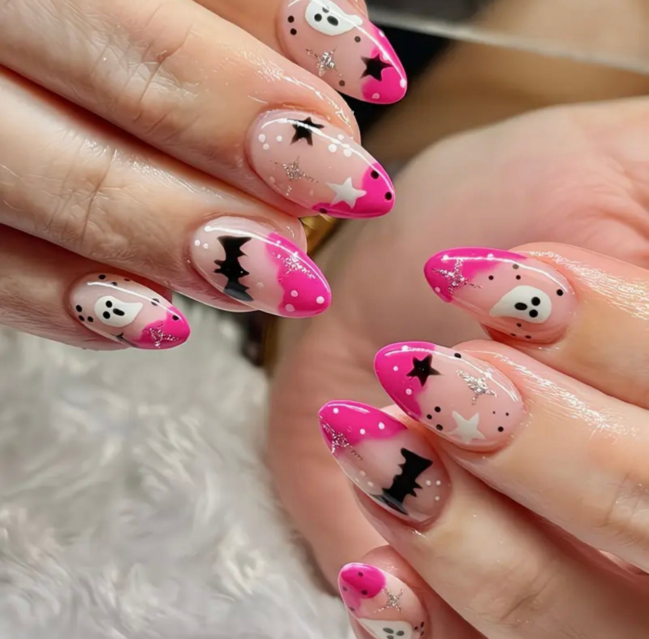 Halloween press on nails.
