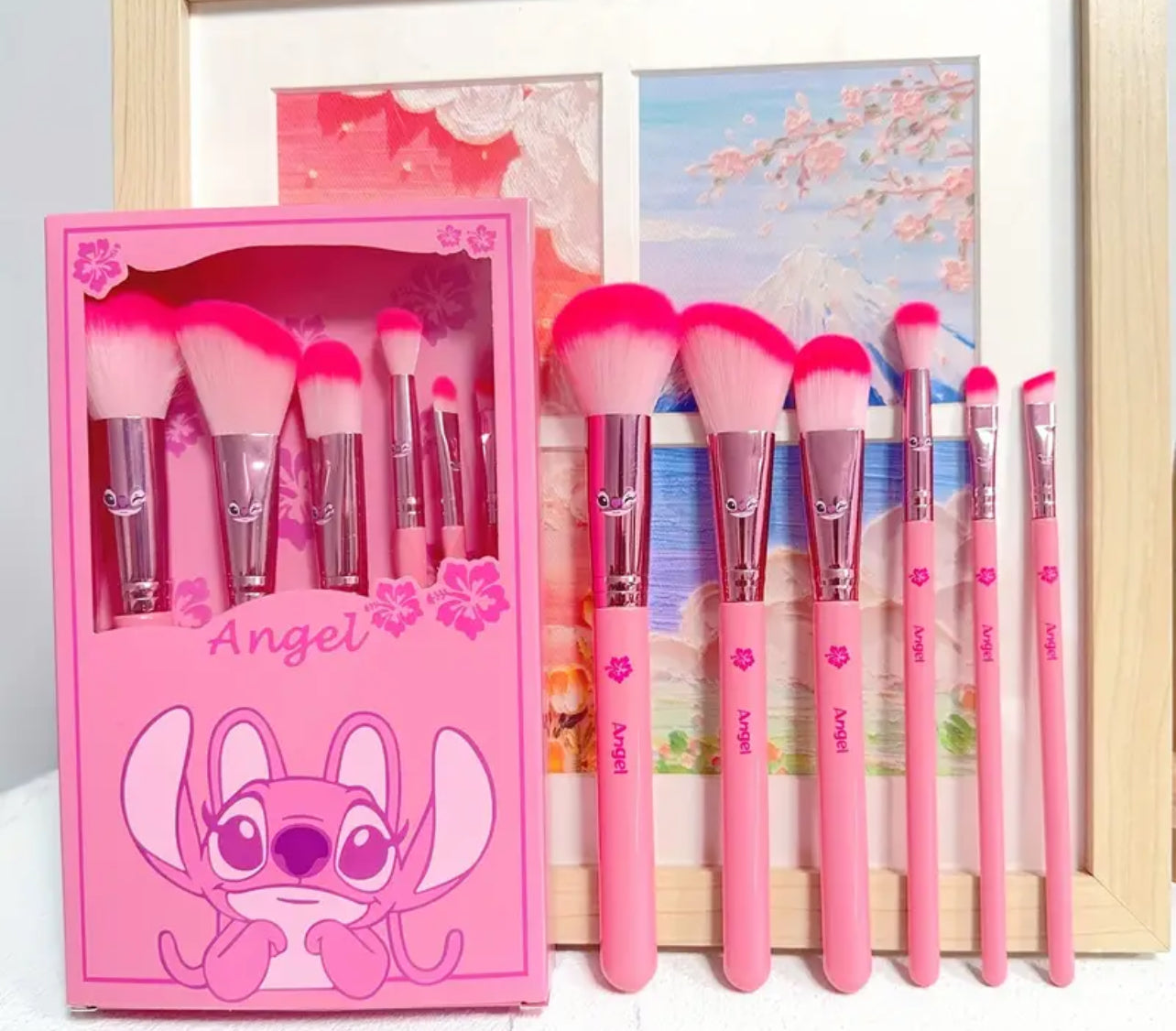 Girls hello kitty & Stitch make up brushes * pre order*