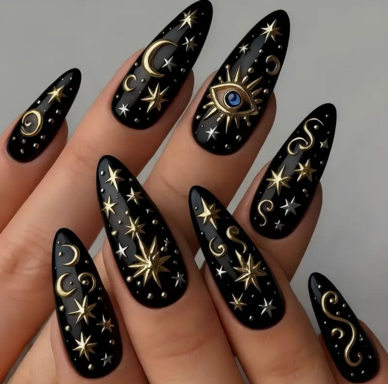 Halloween press on nails.