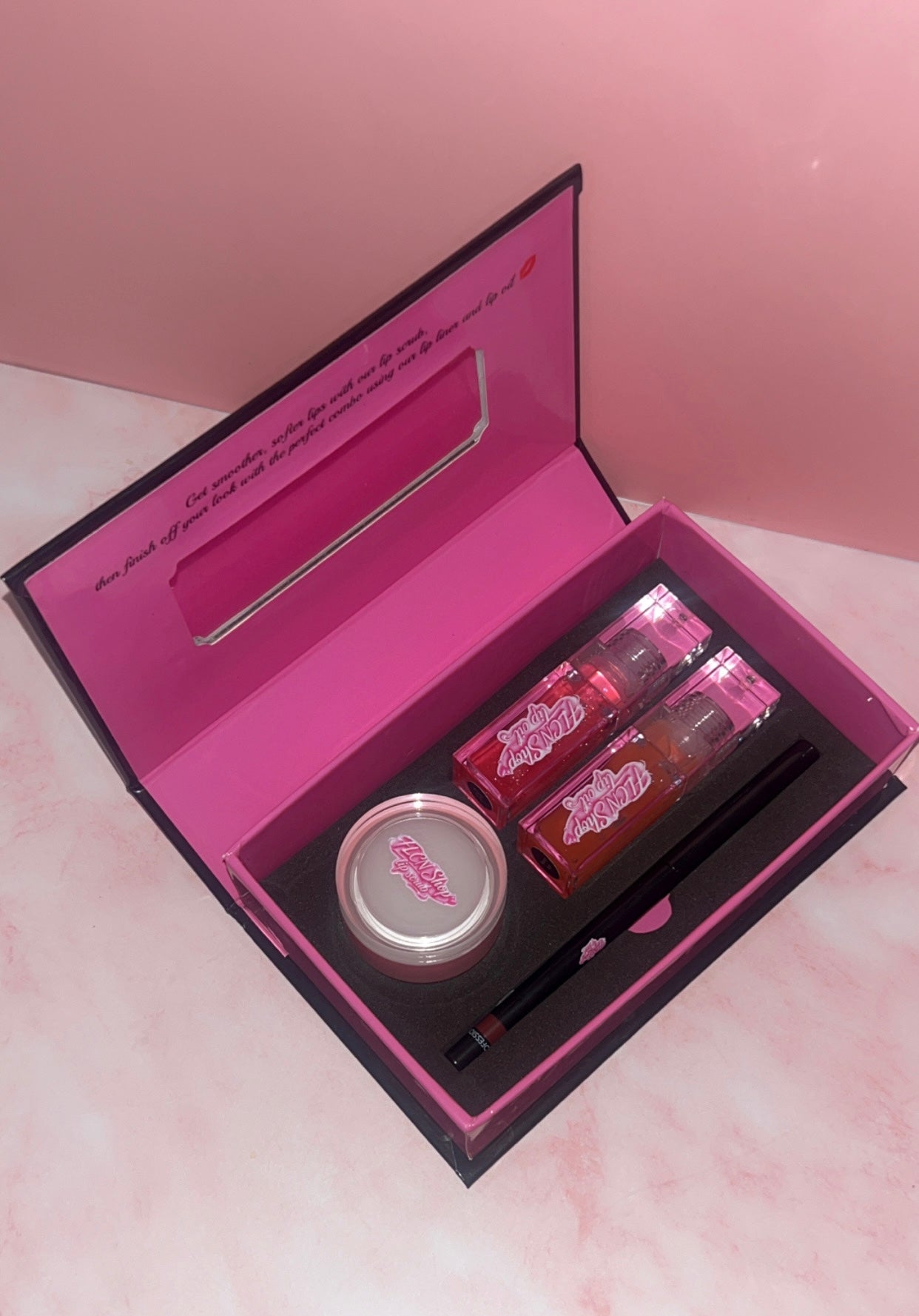 FLCN shop lip set