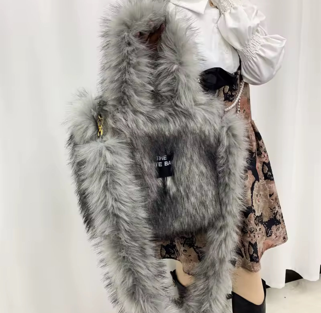 The tote bag *pre order *