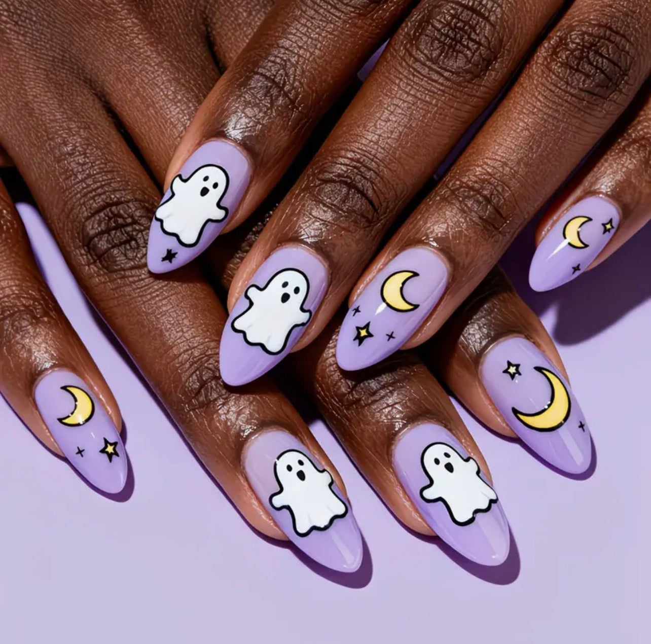 Halloween press on nails.