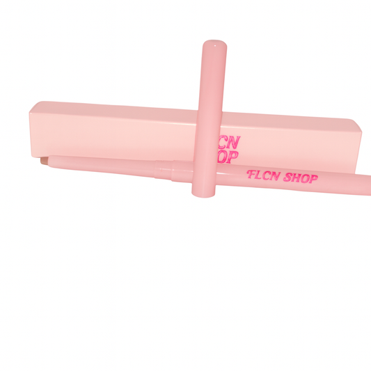 Classy creamy lip liner